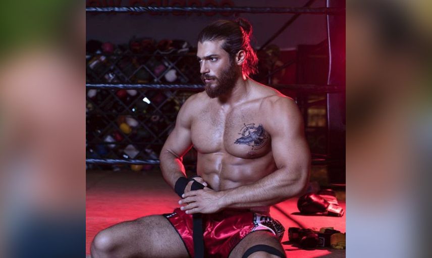 Can Yaman soyundu gözler kanadı! İç çamaşırı reklamında oynayan Can Yaman'ı o halleri viral oldu