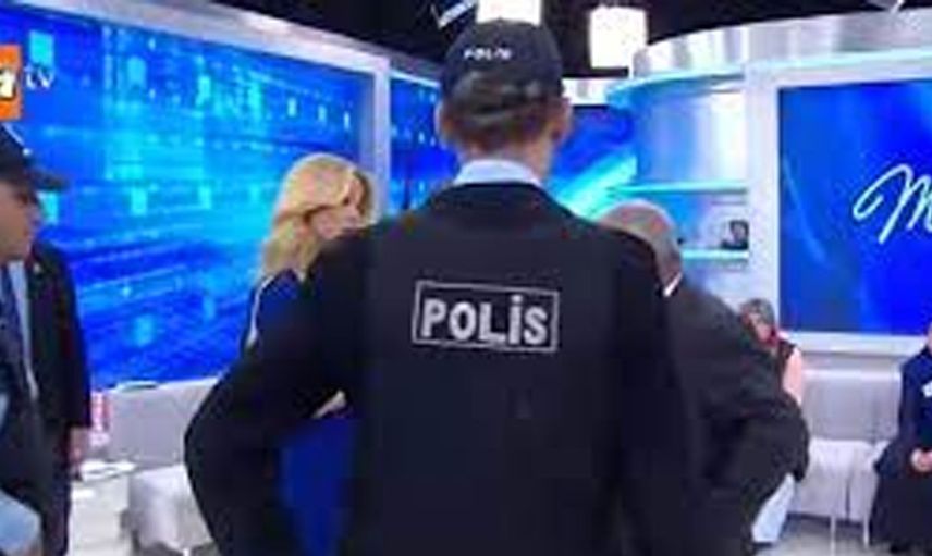 Müge Anlı'da saldırı anı! Her şey saniye saniye kameralara yansıdı! Canlı yayında şoke eden anlar