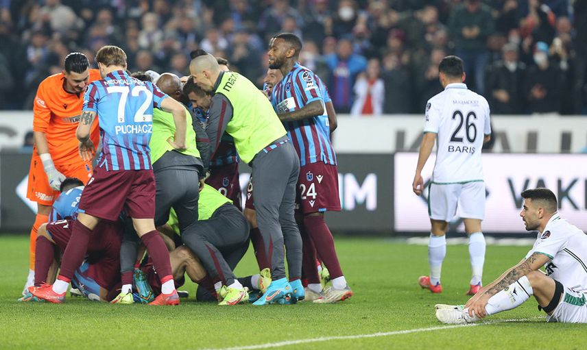 Ahmet Çakar Trabzonspor'un Şampiyonluk Mücadelesini Değerlendirdi!