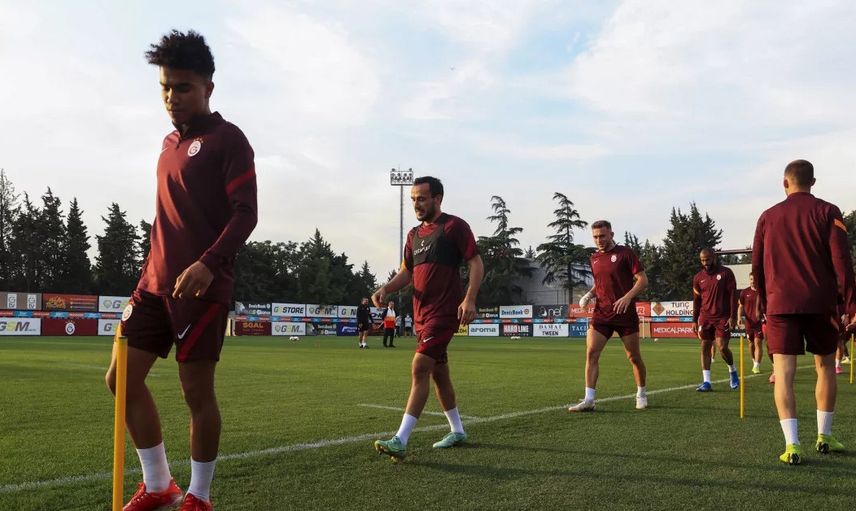 Galatasaray Gustavo Assuncao İle Yollarını Ayırıyor!