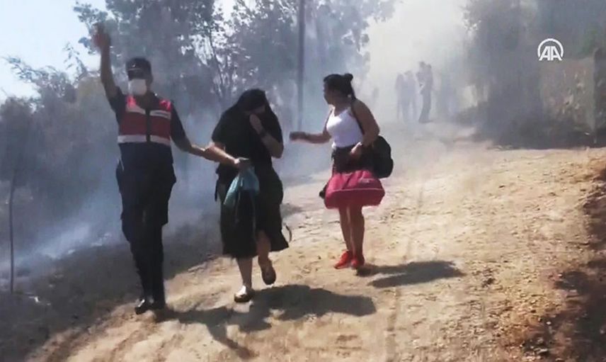 Son Dakika! Muğla'da Yangın: Evler Tahliye Ediliyor