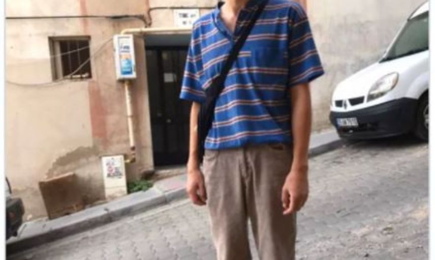 Ünlülerle Dalga Geçip Yerin Dibine Sokup Sosyal Medyada Paylaştılar