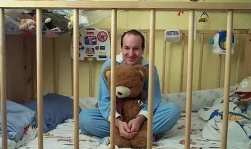 Böyle fantezi daha önce görülmedi! Bebek bezi giyip partnerinin kendisiyle bebek gibi ilgilenilmesini istiyorlar