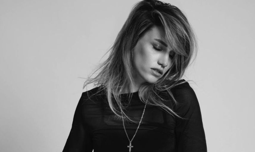Survivor Gizem Kerimoğlu’nun Ünlü Oyuncu Serenay Sarıkaya’ya Benzerliğinden Sonra Meslekleri de Aynı Çıktı!