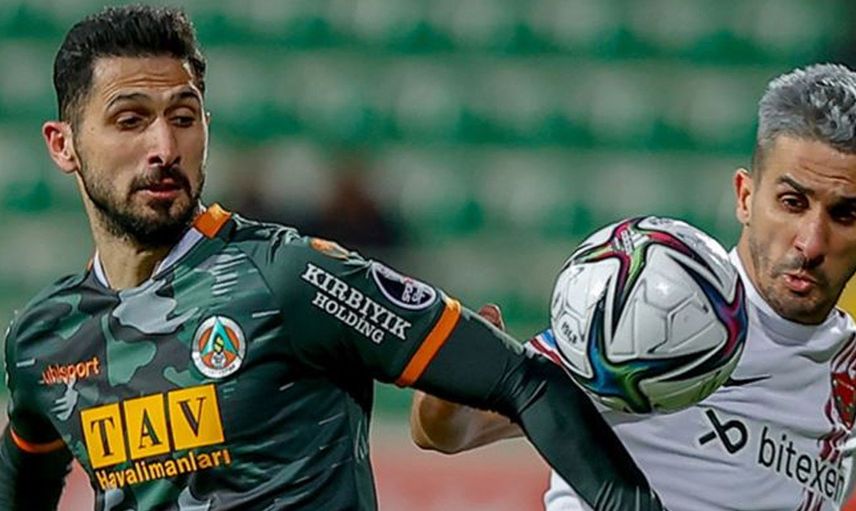 Galatasaray'dan Alanyaspor'a Transfer Olan Emre Akbaba Gündeme Oturdu!