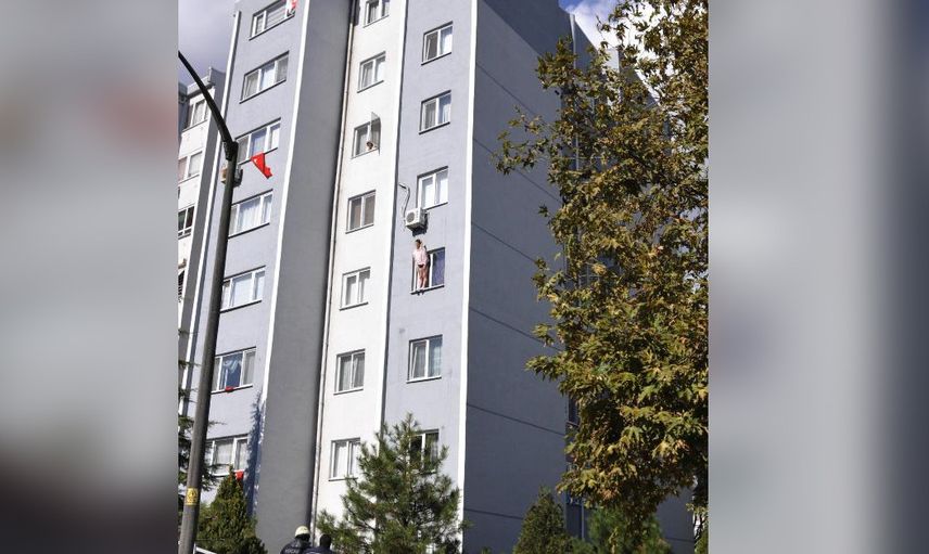 İntihar Etmek İsteyen Genç Kıza Annesi Engel Olmadı