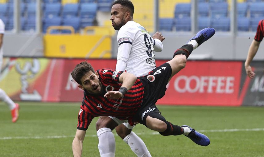 Beşiktaş ve Fenerbahçe Arda Kızıldağ'ı Kadrosuna Katmak İstiyor!