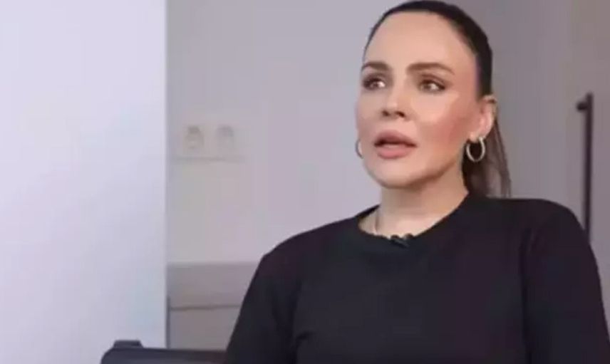 Ünlü spiker Buket Aydın peruk takıp kendisini taklit eden Şahan Gökbakar'a fena çıkıştı: Kadın düşmanı reziller!