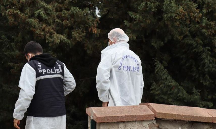 Kocaeli'de Mezarlığı Dua Etmek İçin Gitti, Kayıp Oğlunun Cesedini Buldu