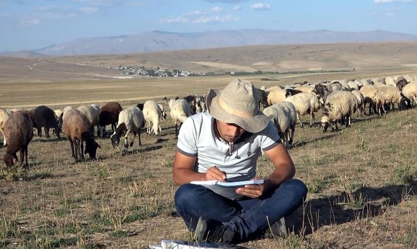 Zor Şartlar Altında Başarılı Olan Öğrenciler