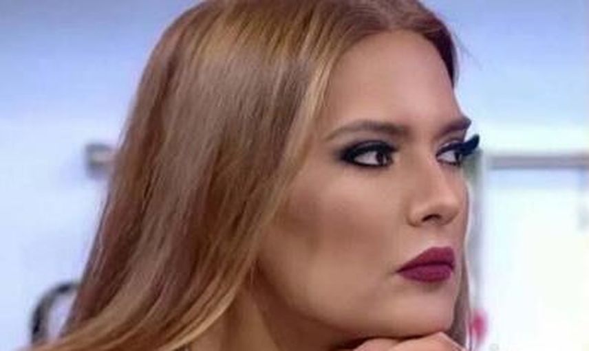 Demet Akalın'ın Okuyanlara Akıl Tutulması Yaşatan Paylaşımları