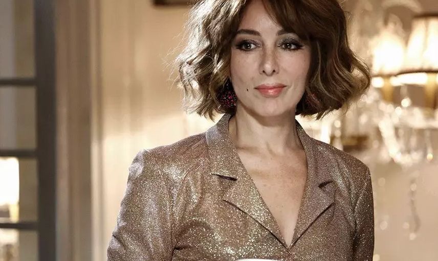 Zerrin Tekindor'dan seyirciye sitem dolu ayar: Oyunu yarıda kesti, salonda soğuk rüzgarlar esti!