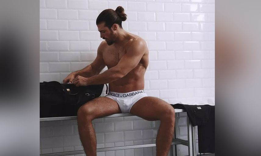 Can Yaman soyundu gözler kanadı! İç çamaşırı reklamında oynayan Can Yaman'ı o halleri viral oldu