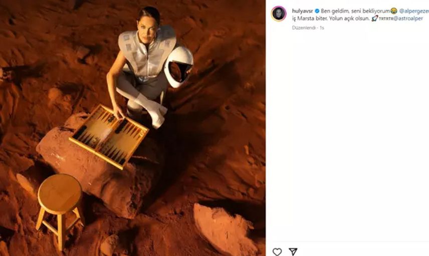 Hülya Avşar'dan ilk Türk astronot Alper Gezeravcı'ya ilginç mesaj: Ben geldim, seni bekliyorum!