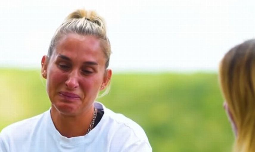 Kardeşi diskalifiye olunca ateş püskürdü: Survivor Seda'dan Pınar'a ağır sözler! ''Lanet olsun senin...''