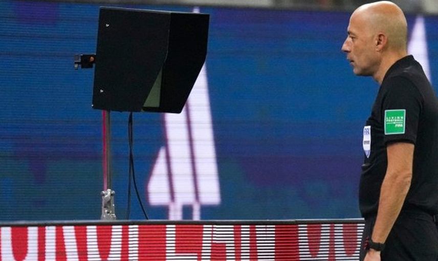 Cüneyt Çakır'ın Kuveyt'te Yönettiği Maç Olay Oldu!