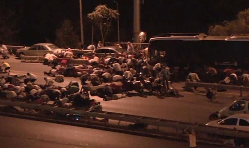 O Gece'yi Asla Unutmayacağız! İşte Dakika Dakika 15 Temmuz Darbe Girişimi