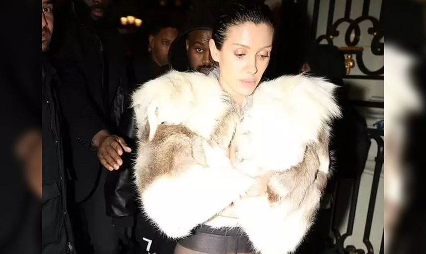 Kanye West'in eşi Bianca Censori sınırları epey zorladı: Şeffaf çorabın altına hiçbir şey giymeden...