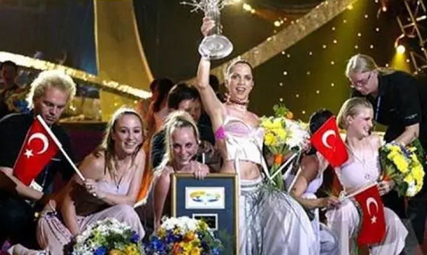 Türkiye'ye birincilik getirmişti: Sertab Erener'e heyecanlandıran Eurovision daveti!