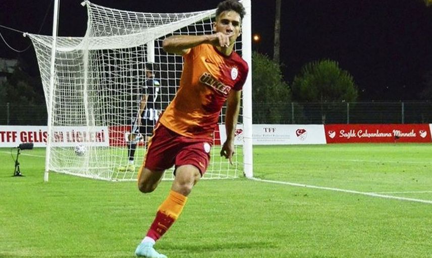 Galatasaray taraftarları altyapıdaki Eren Aydın'ın, Fenerbahçeli Arda Güler gibi değerlendirilmemesini eleştirdi!