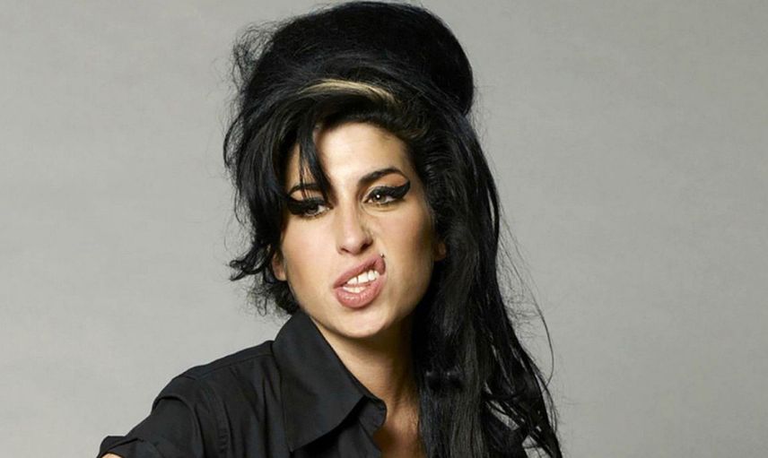 AMY VİNEHOUSE