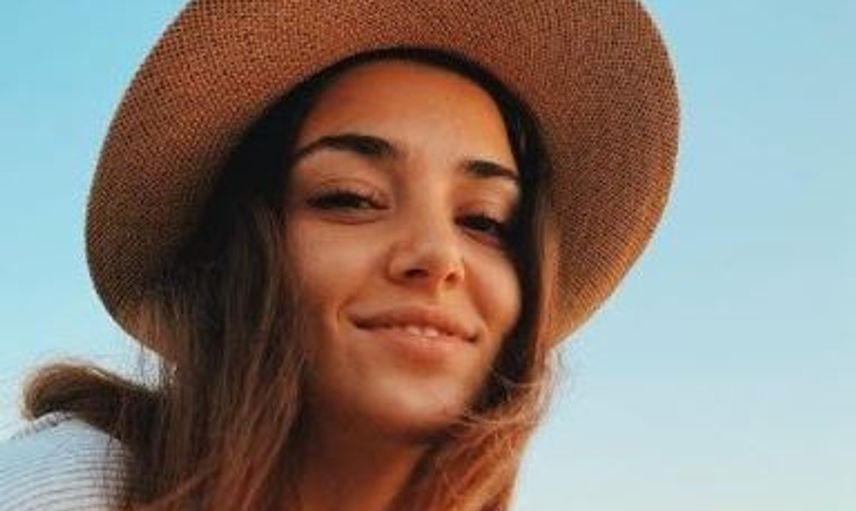 Hande Erçel'in Sosyal Medyada Çok Konuşulan 25 İlginç Paylaşımı