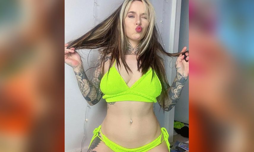 Daha Önce Tükürüğünü Satan Tiktok Fenomeni Ana Dee Şimdi Öyle Bir Şeyini Satışa Çıkardı Ki