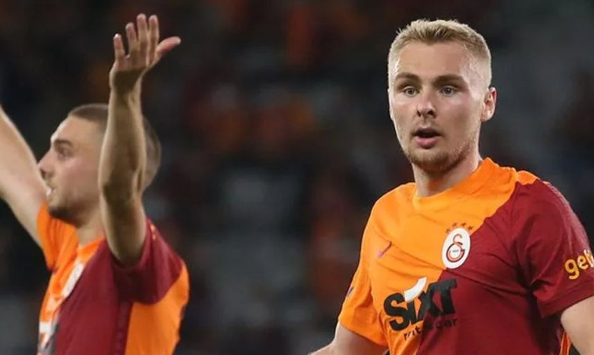 Ahmet Çakar, Trabzonspor-Galatasaray Derbisinde Nelsson'un Hareketine Penaltı Dedi!