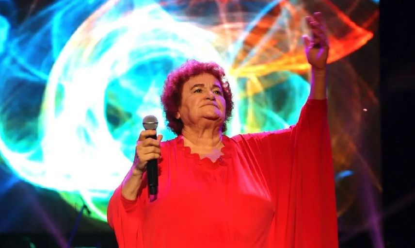 Türk Halk Müziği'nin efsanevi ismi Selda Bağcan, popçuların kıyafetlerini topa tuttu: Elli yıldır sahnedeyim öyle giyinmedim