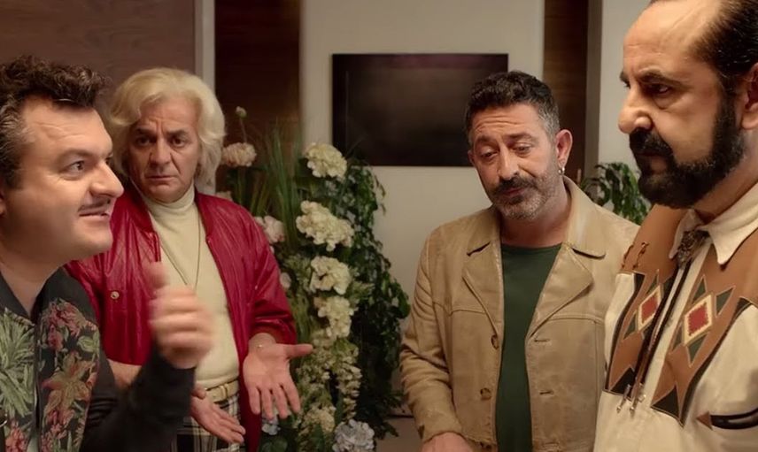 Cenazede korku dolu anlar: Mazhar Alanson 52 yıllık dostu Özkan Uğur’a veda ederken rahatsızlandı