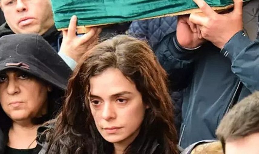 Özge Özpirinçci'nin acı günü! Babasının cenaze töreni yapıldı