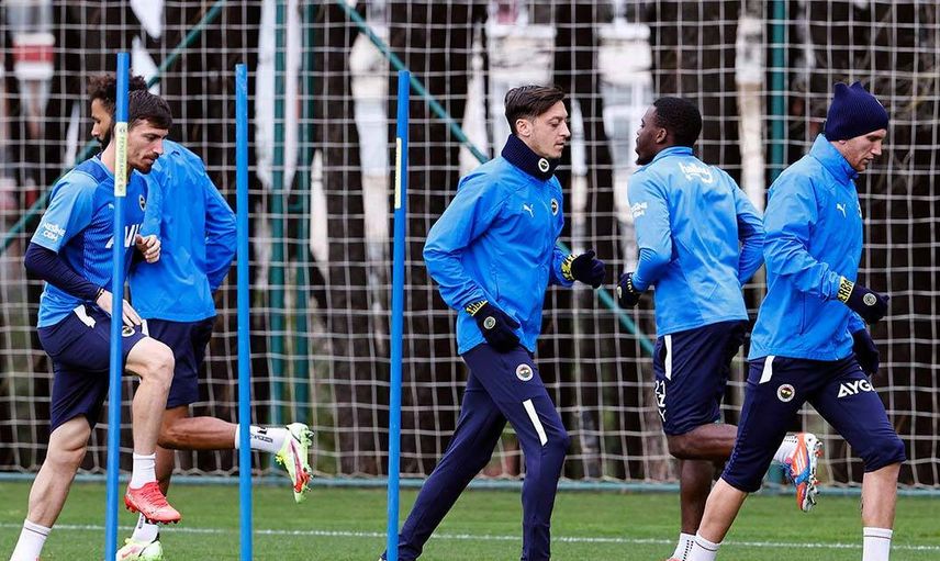 Fenerbahçe'de Altay Bayındır'dan Gelen Haber Yüzleri Güldürüyor!