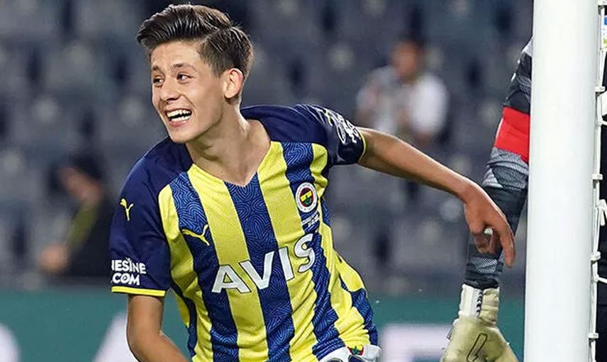 Fenerbahçe Ferdi Kadıoğlu, Arda Güler, Muhammed Gümüşkaya, Melih Bostan, Osman Ertuğrul Çetin ve İsak Vural'ın iç transferinde sözleşme uzattı!