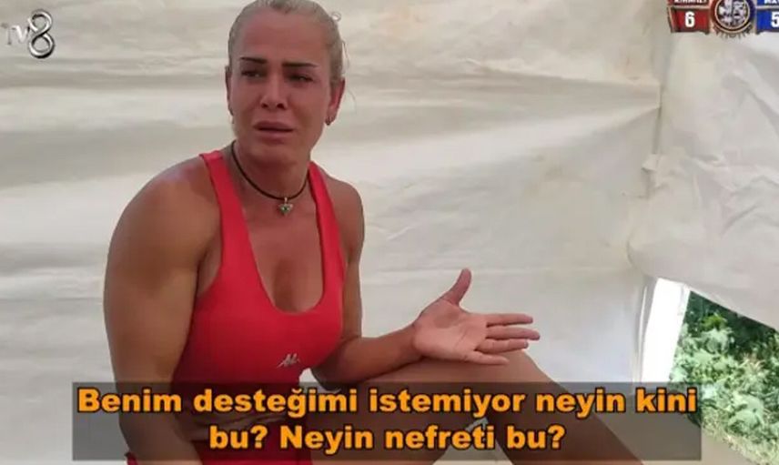 Gelen uyarıya dayanamadı! Gözyaşlarına boğuldu: Nagihan oyun alanını terk etti!