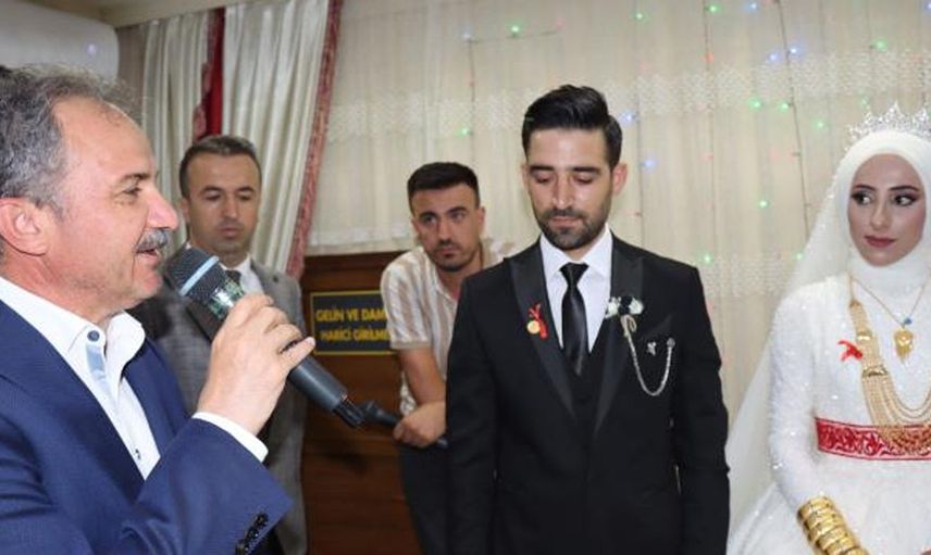 Adıyaman'da ikiz kardeşler evlendi