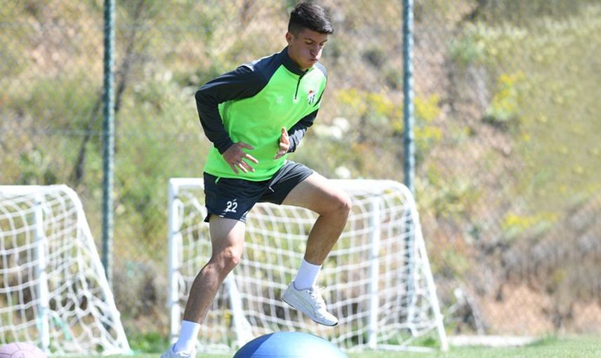Trabzonspor Bursaspor'dan Taha Altıkardeş'i Transfer Ediyor!