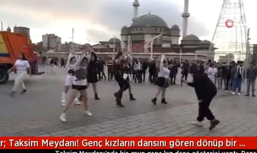 Genç Kızlar Taksimde Dans Şov Yaptı! Bakan Bir Daha Baktı