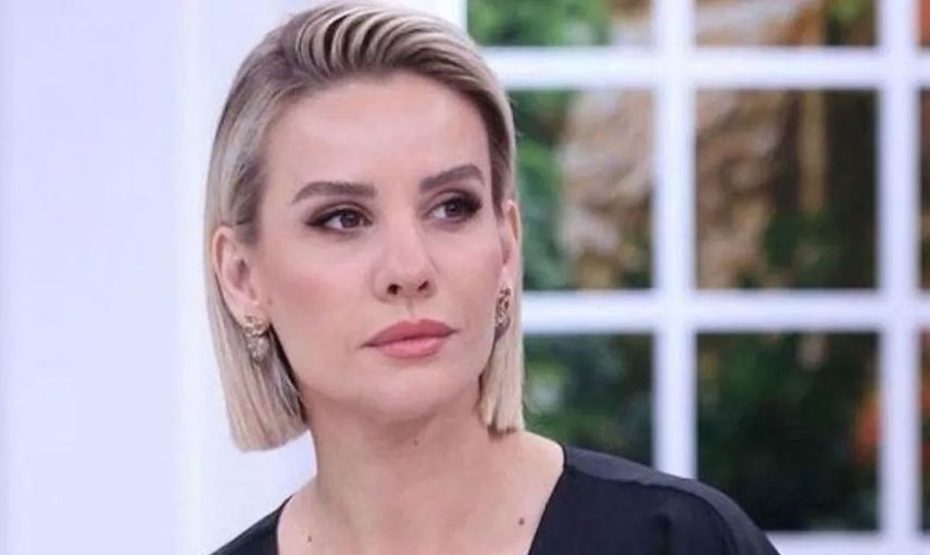 Esra Erol'un dikkatinden kaçtı! Paylaştığı fotoğrafla öyle bir sır ortaya çıktı ki! Köşeye sıkıştı yayın hayatını etkileyebilir!