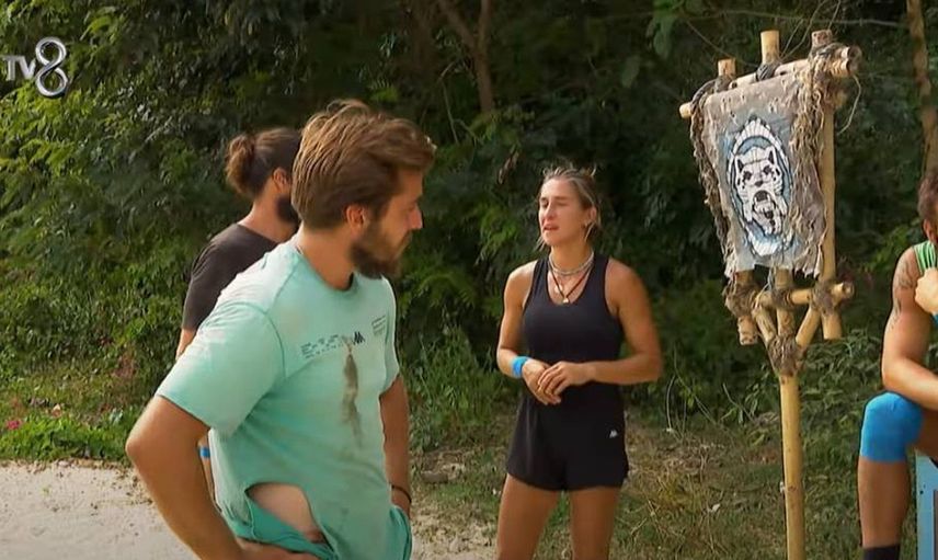 Survivor'da tansiyon düşmüyor: Yunus Emre Berna'nın üzerine yürüdü!