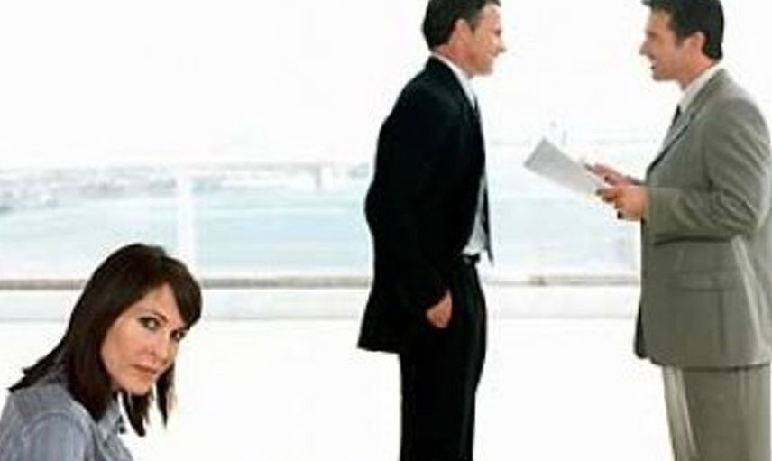 İşten çıkarılmasına kızan kadın patronuna öyle bir şey yaptı ki duyanlar inanamadı