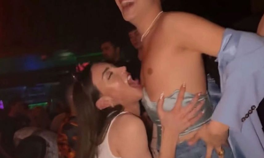 TikTok fenomeni Mika Raun dur durak bilmiyor: Taksici ile yaptığı mide bulandıran sohbete tepkiler çığ gibi büyüyor
