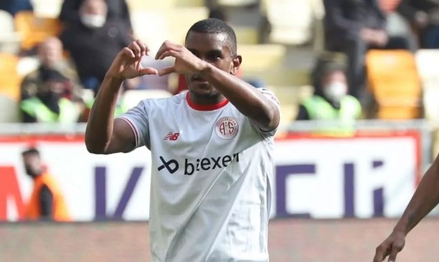 Galatasaray'ın Antalyasporlu Fernando Lucas Martins transferiyle ilgilenmesi hakkında Başkan Aziz Çetin açıklamalarda bulundu!