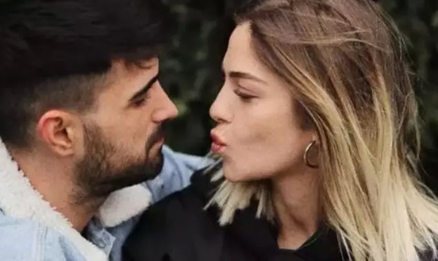 Doğumuna sayılı günler kalan Yasemin Şefkatli'den çok konuşulan ayna pozu: Giyinmeyi unutmuş!
