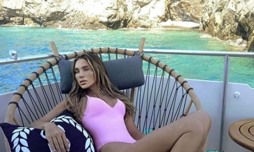 Seren Serengil İle Maria Maksymenko Denizin Ortasında Birbirine Girdi!
