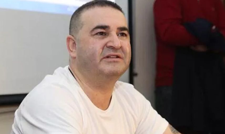 Şafak Sezer kimdir?
