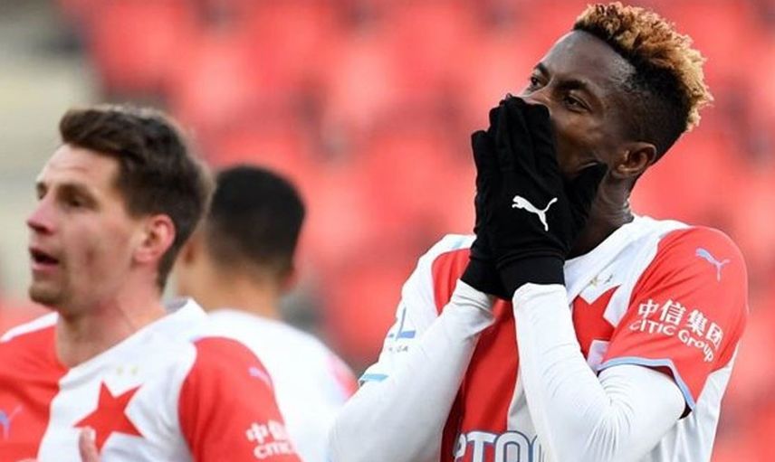 Fenerbahçe'nin transferde ilgilendiği Peter Olayinka'nın menajeriden sarı lacivertlilere kötü haber geldi!