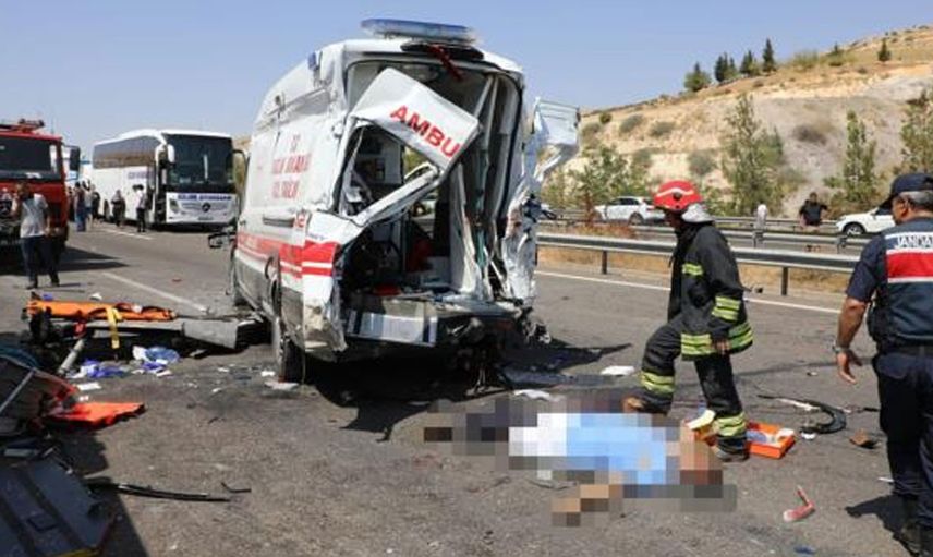 Gaziantep'te yaşanan korkunç kazada meslektaşını kaybeden gazeteci yaşananları anlattı! Gözyaşları içinde bilgi veren muhabirin dedikleri yürekleri dağladı