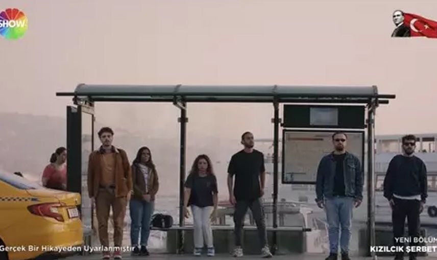 Kızılcık Şerbeti’nin 10 Kasım özel sahnesi alkış topladı: Sahnenin güzelliğine bak!