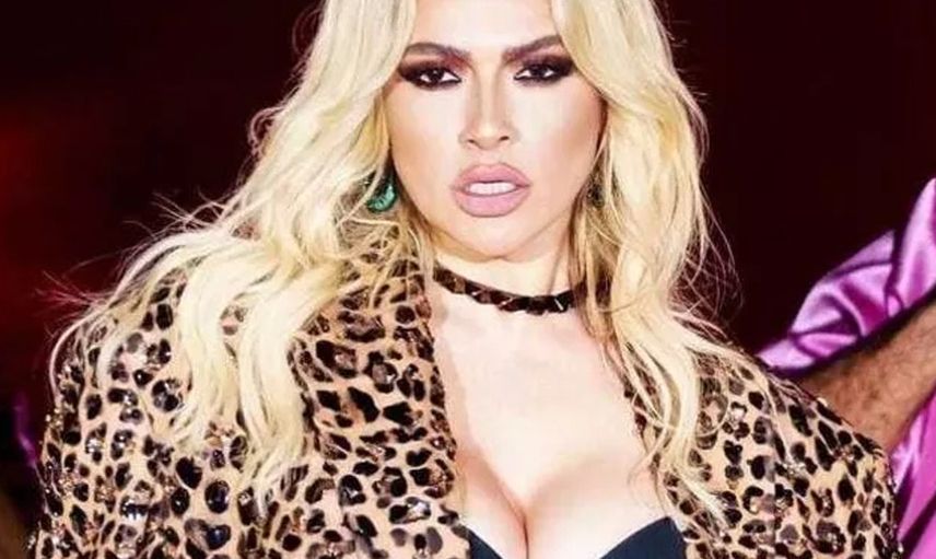 Muhafazakâr eski kocaya inat Hadise’den iç çamaşırsız elbiseyle dans