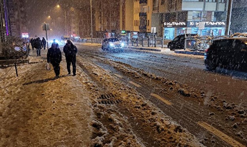 Trabzon'da Kar Engeli: Okullara 1 Gün Ara Verildi!
